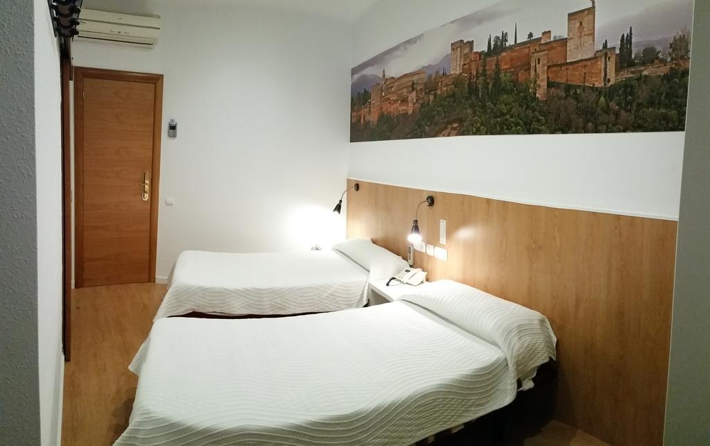 Hostal Restaurante Cornella Cornellà de Llobregat Exteriér fotografie